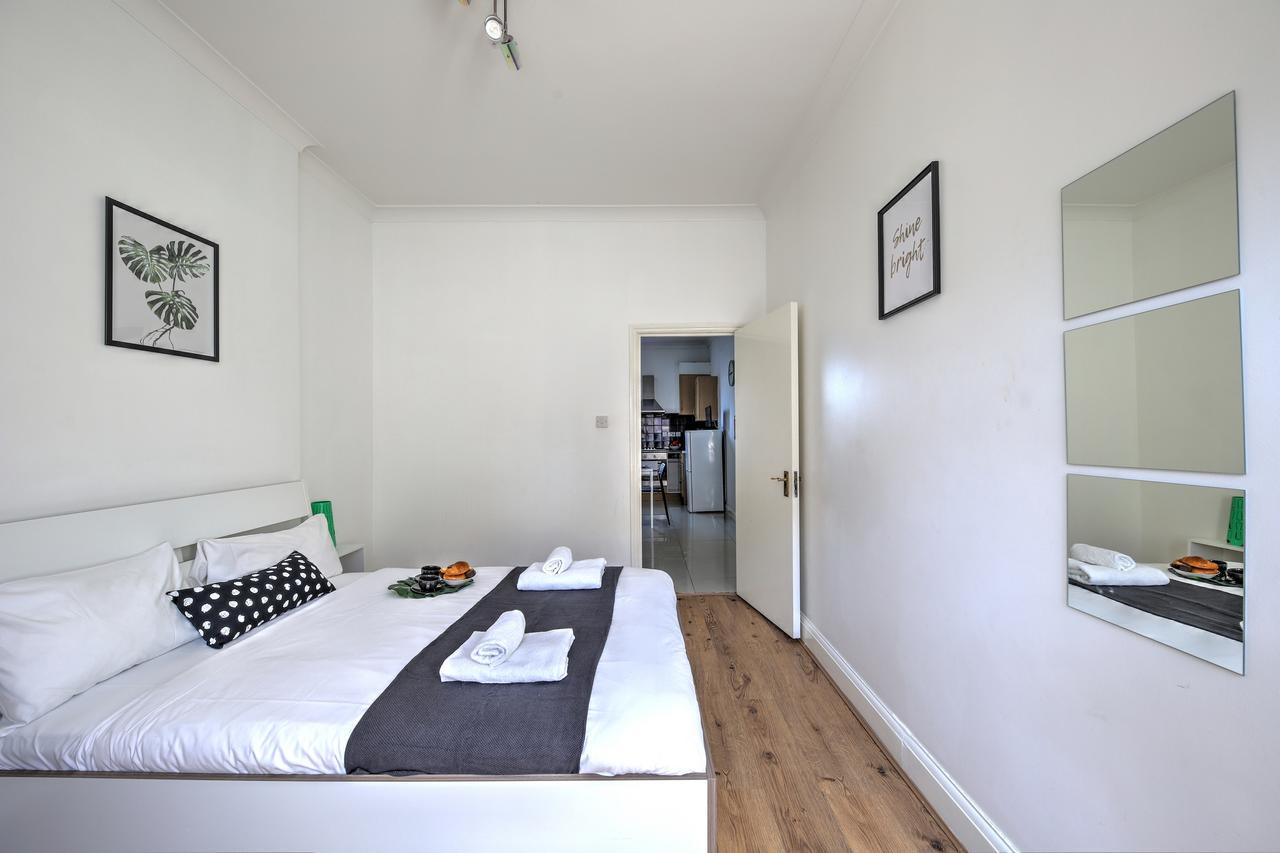 Willesden Short Let London Apartments Wembley Bagian luar foto