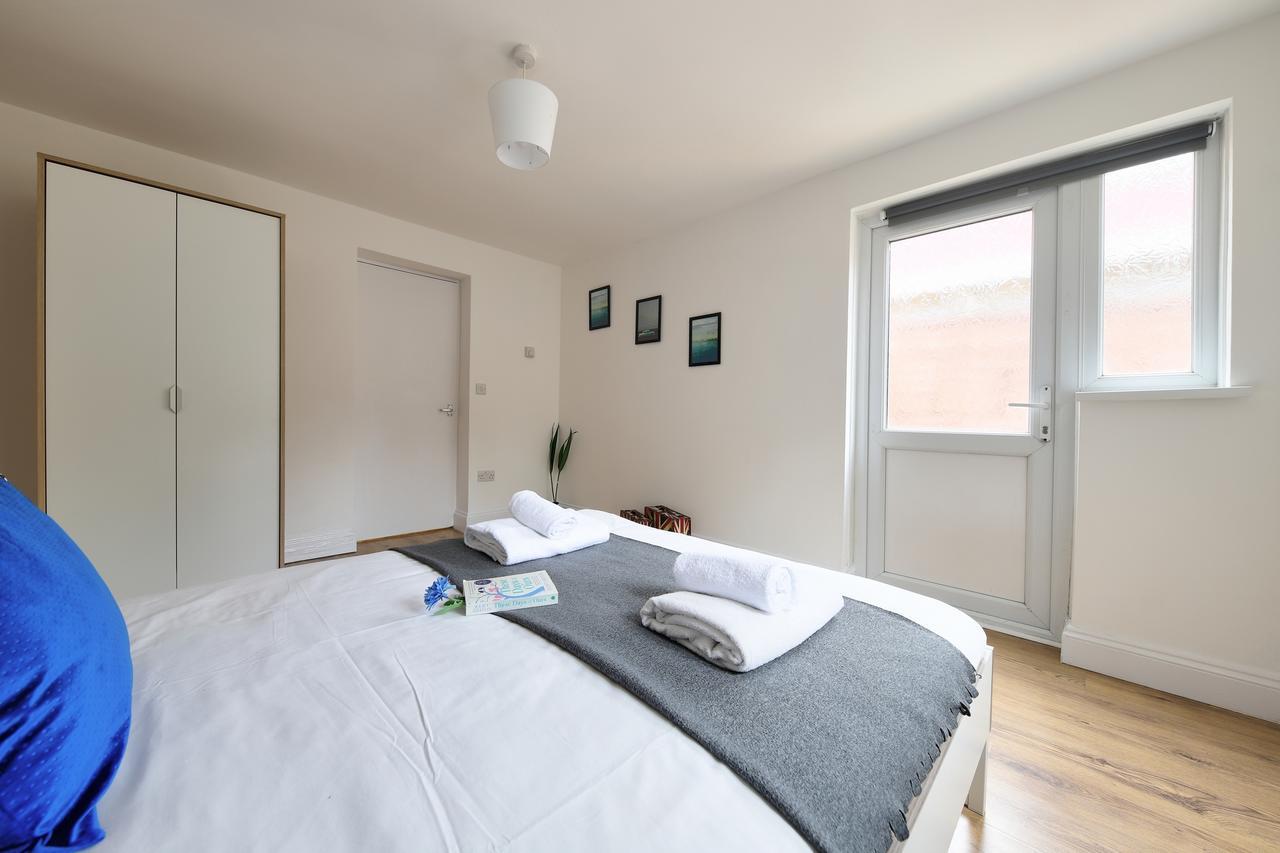 Willesden Short Let London Apartments Wembley Bagian luar foto