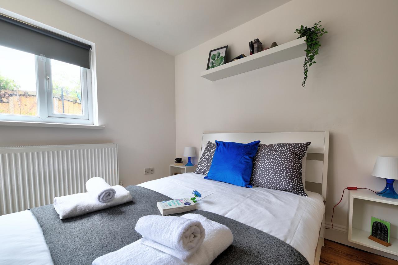 Willesden Short Let London Apartments Wembley Bagian luar foto