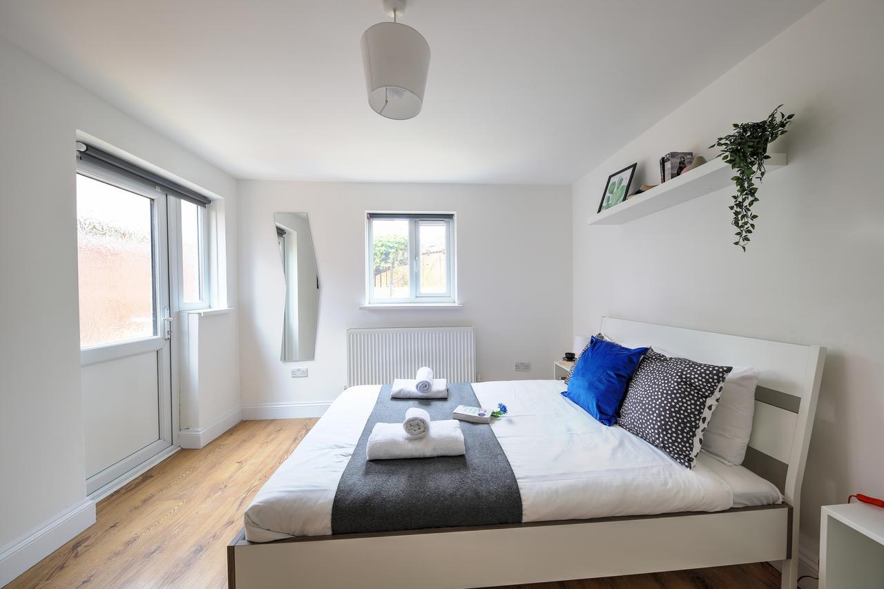 Willesden Short Let London Apartments Wembley Bagian luar foto