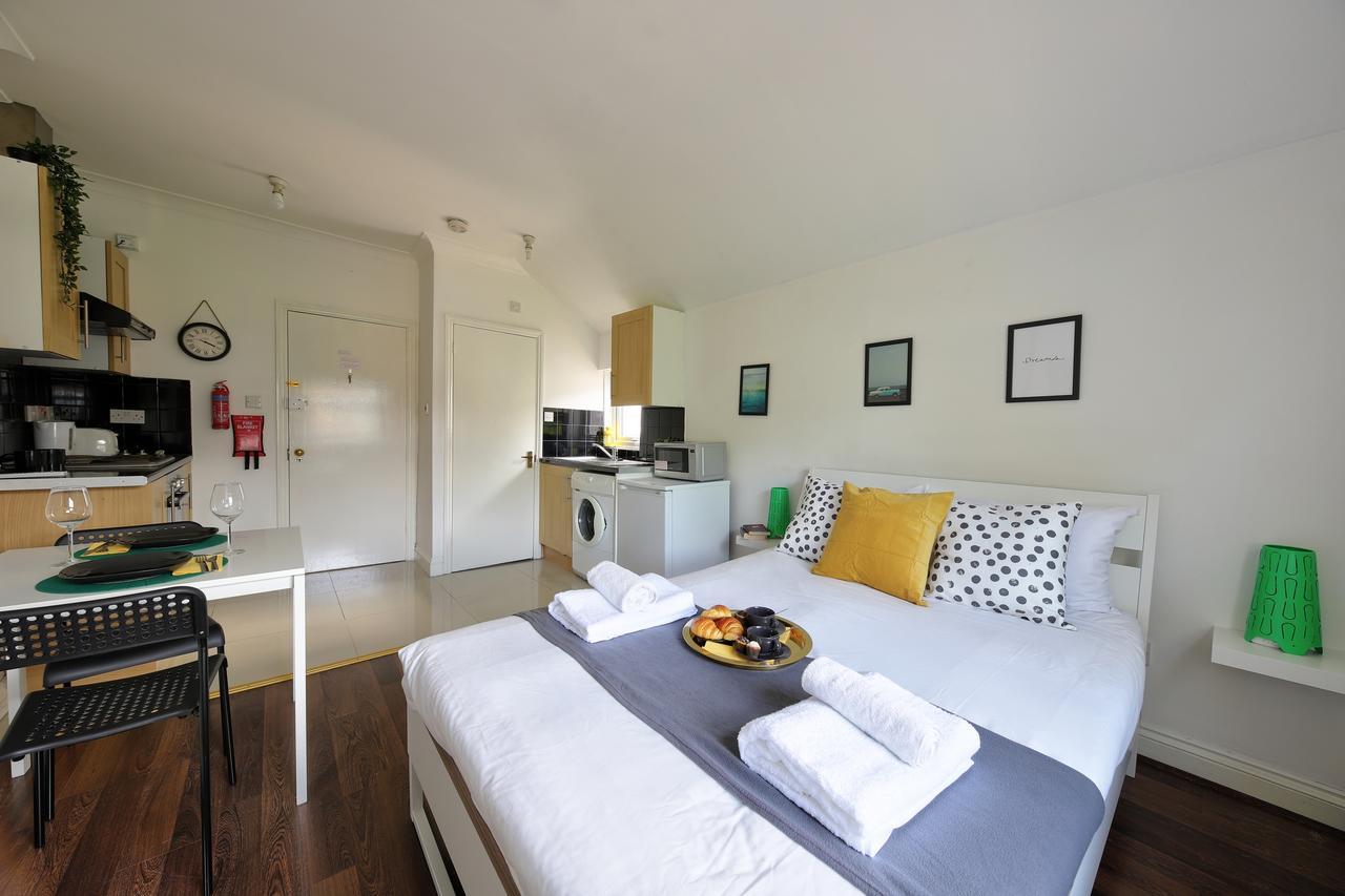 Willesden Short Let London Apartments Wembley Bagian luar foto